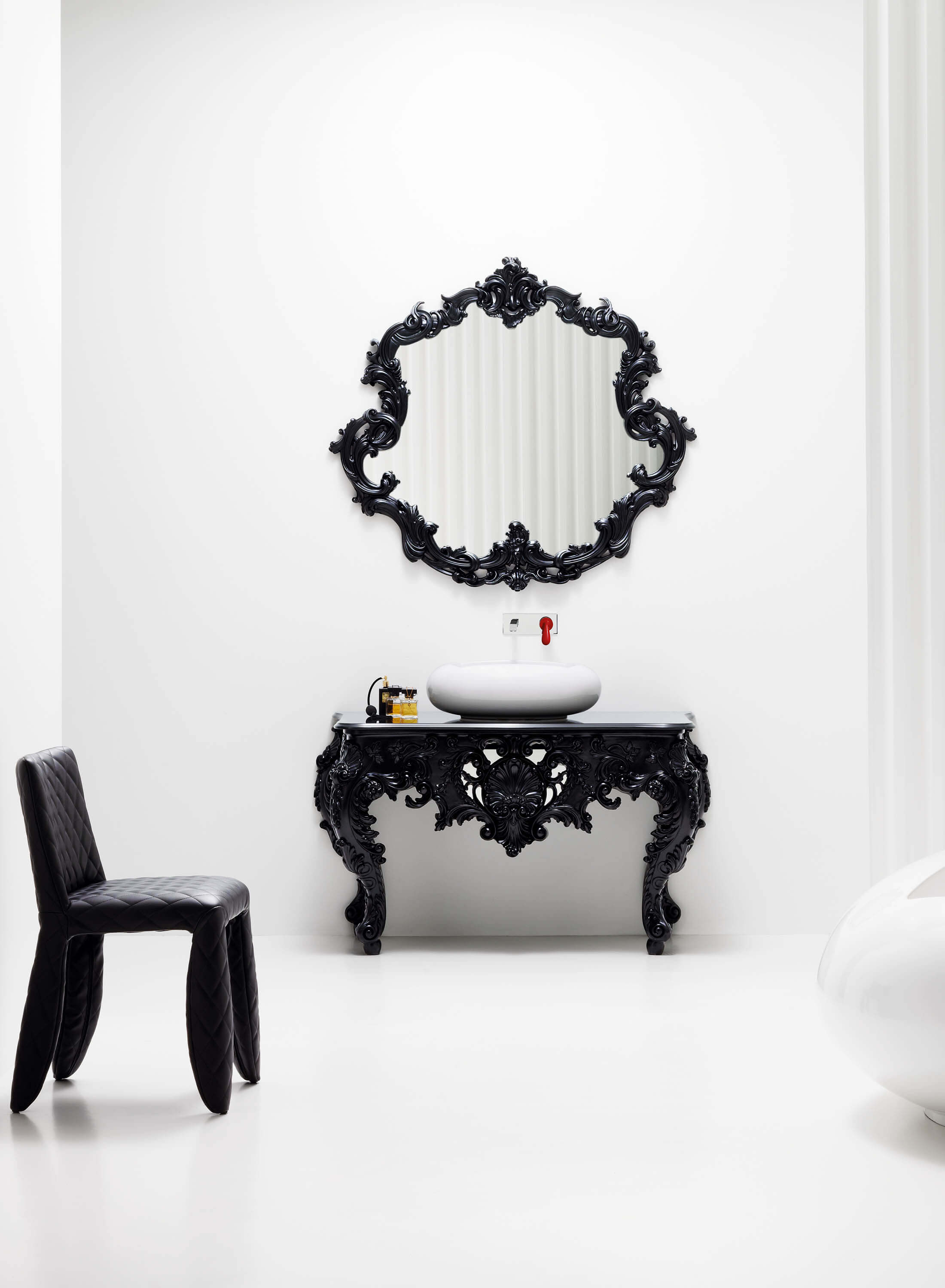 New Antiques Mirror Black