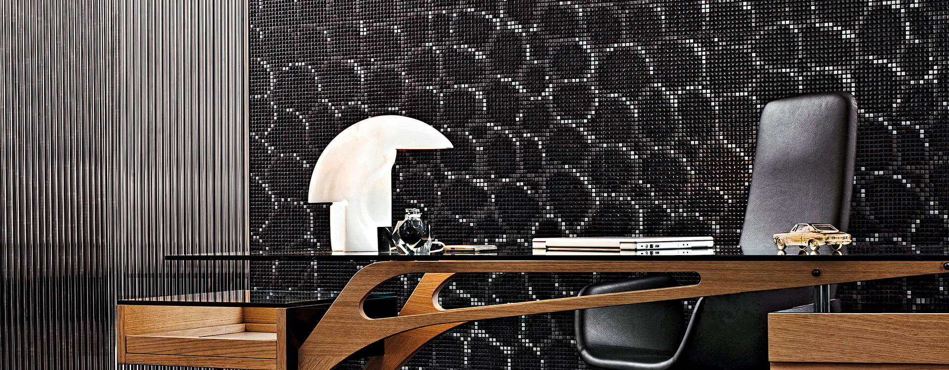 Crocodile Black